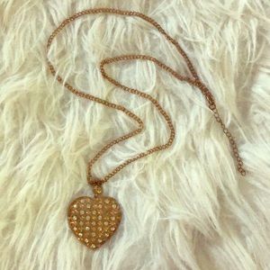 ✨2 for 15✨ Gold heart necklace💛